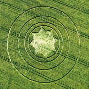 33.) 8-pointed Star, Silbury Hill, UK (2000)